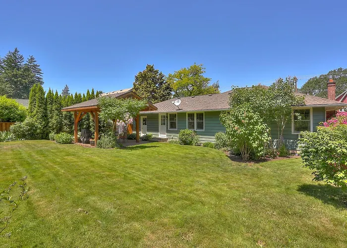 Living Color Cottage